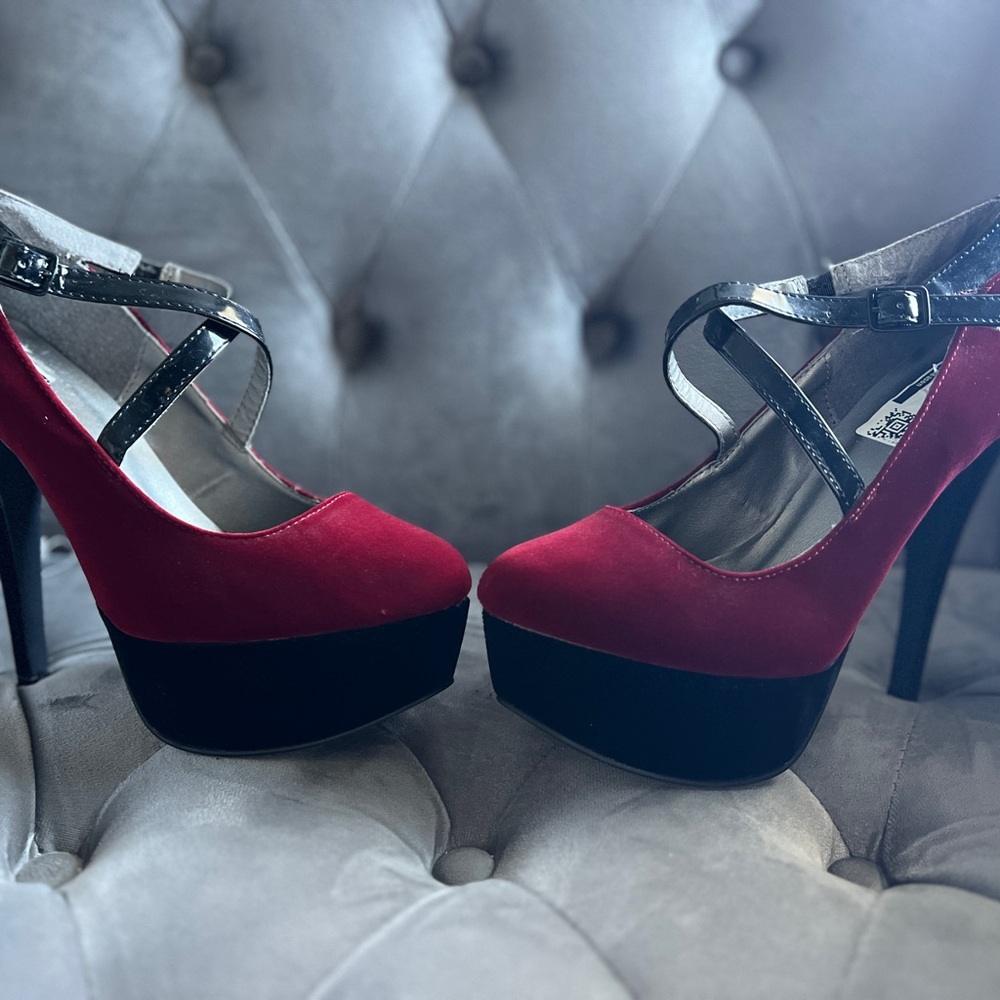 Elegant Maroon and Black Women's Heels
